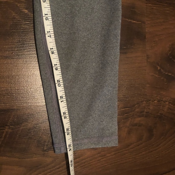High waisted grey fabletics leggings - Picture 4 of 8